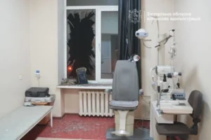 Ворог ударив по території дитячої лікарні у Запоріжжі
