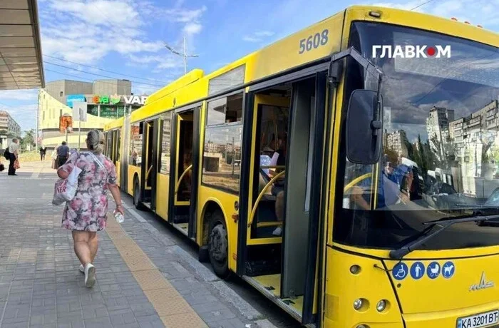 Скільки отримує водій автобуса в Києві: свіжі цифри та бонуси