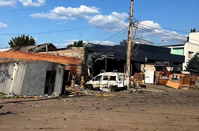 Росіяни вдарили у відділення Нової пошти, є жертви