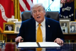 Трамп закликав канадські компанії перенести виробництво до США