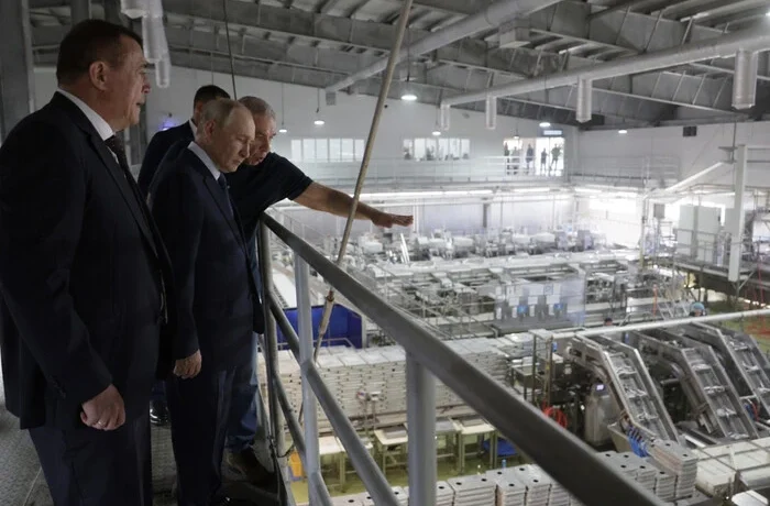Візит Путіна на найбільший серед Курильських островів розлютив Японію