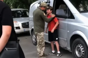 В Одесі чоловік у військовій формі побив дитину: реакція ТЦК та поліції