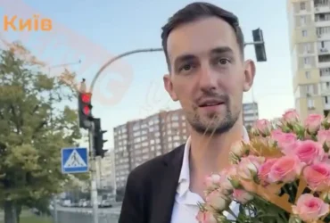 «Нас ніщо не зламає»: киянин зворушив мережу своїм вчинком після обстрілу