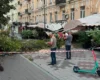 На терасу відомого ресторану в центрі Києва впав каштан (фото)