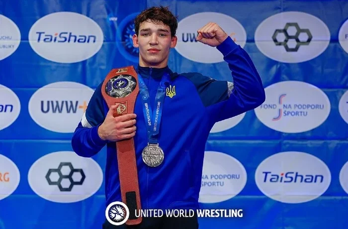 Єгор Якушенко переміг росіянина і здобув золото Чемпіонату світу з боротьби U20
