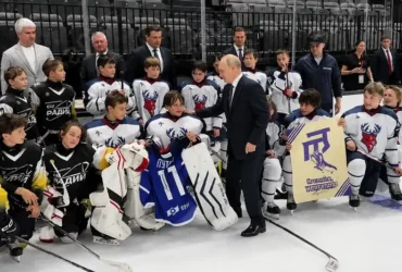 Путін розпихав дітей, аби потрапити на фото з юними спортсменами (відео)