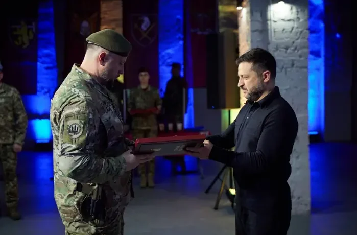 Зеленський нагородив орденами «Золота Зірка» Білецького й Колодія (відео)