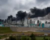 Вибухи та масштабна пожежа на газохімічному гіганті РФ: чим важливий Амурський комплекс, охоплений вогнем
