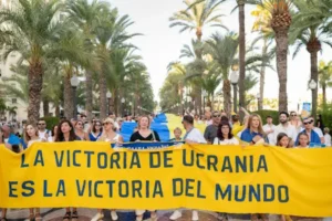 «Мирне небо – спільна відповідальність». Українці за кордоном провели акцію до Дня Незалежності