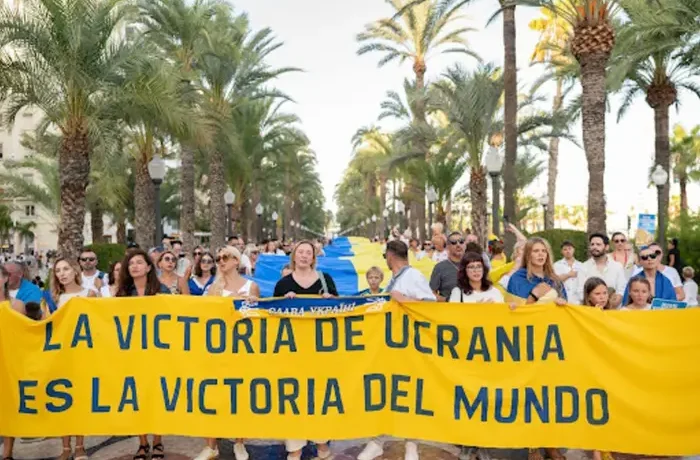 «Мирне небо – спільна відповідальність». Українці за кордоном провели акцію до Дня Незалежності