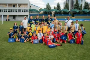 Збірна України з футболу зіграла шоу-матч проти 35 дітей (фото)
