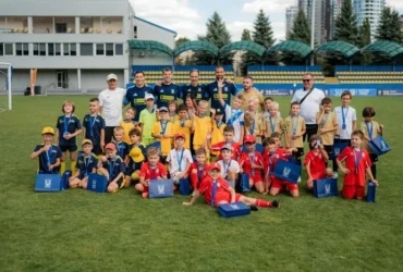 Збірна України з футболу зіграла шоу-матч проти 35 дітей (фото)