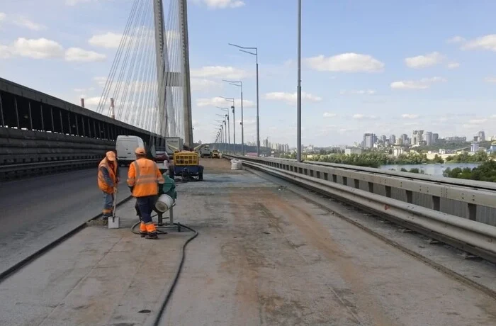 Рух естакадою Південного мосту буде обмежено через ремонт (схема)