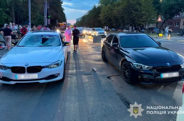 У Львові два автомобілі збили батька з восьмирічною донькою на пішохідному переході
