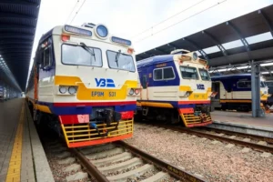 У Києві через повітряну загрозу тимчасово зупинено рух міської електрички