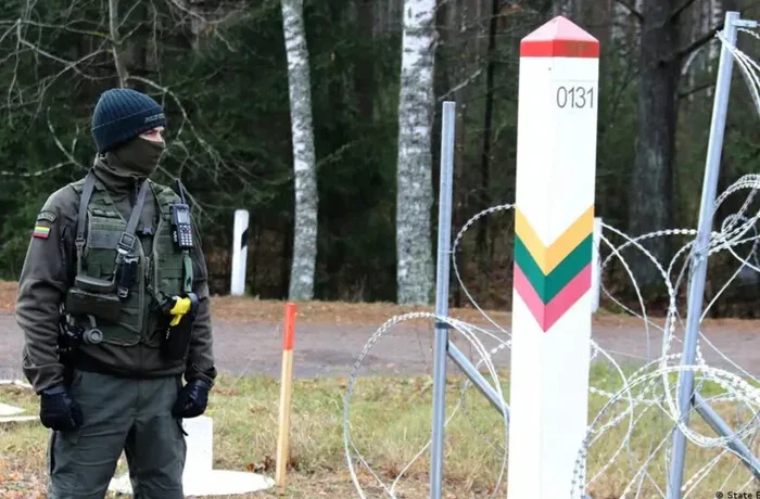 Одна з країн облаштує оборонні рови на кордонах із Росією та Білоруссю