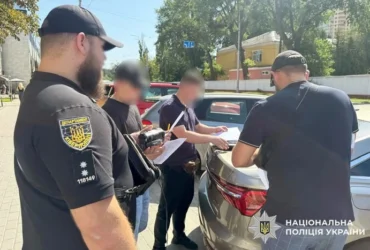Поліція викрила шахраїв, які під час ефірів у TikTok виманювали гроші в українців