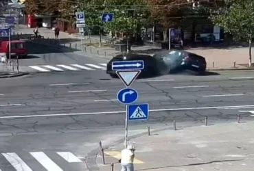 Аварія із двома BMW у Києві: поліція показала відео моменту зіткнення