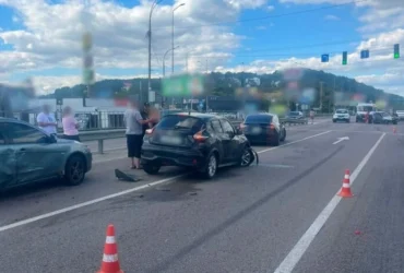Зіткнення чотирьох авто на Обухівщині: серед травмованих є дитина