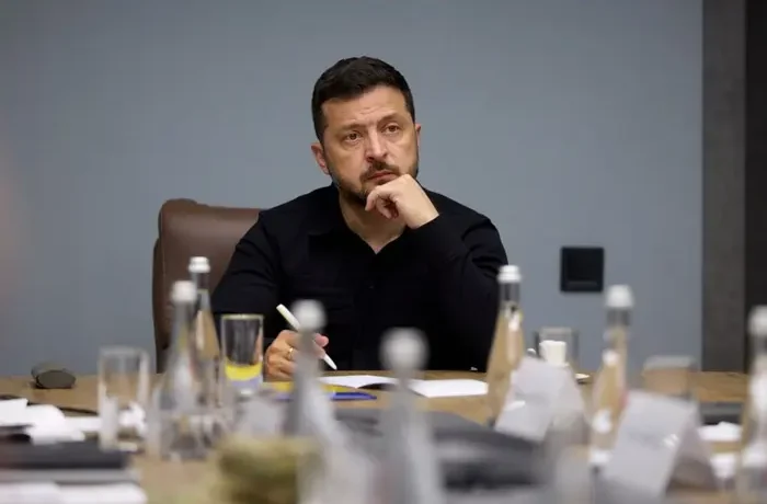 Президент доручив військовому командуванню посилити захист Запоріжжя й області