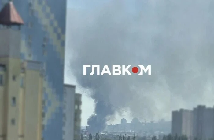 Дворічна дитина померла після падіння російського дрона у Києві