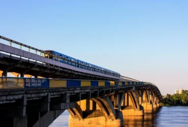 Рух мостом Метро буде частково обмежено до кінця серпня (схема)
