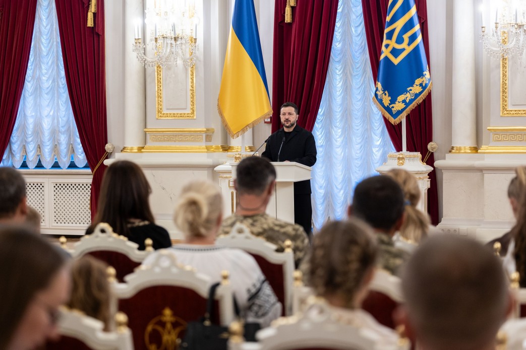 Президент вручив нагороди захисникам і рідним загиблих військових фото 1