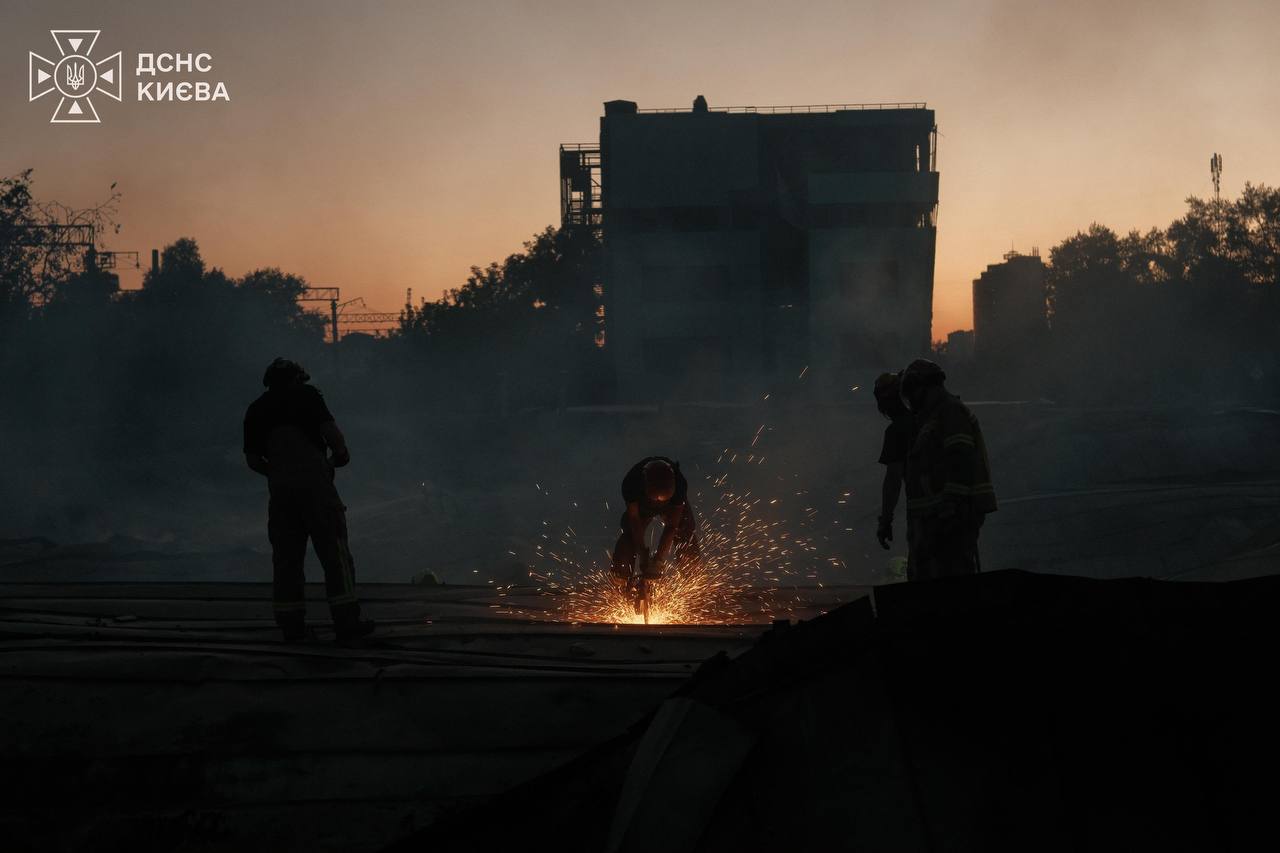 ДСНС завершила роботи у Києві та показала ліквідацію наслідків фото 1