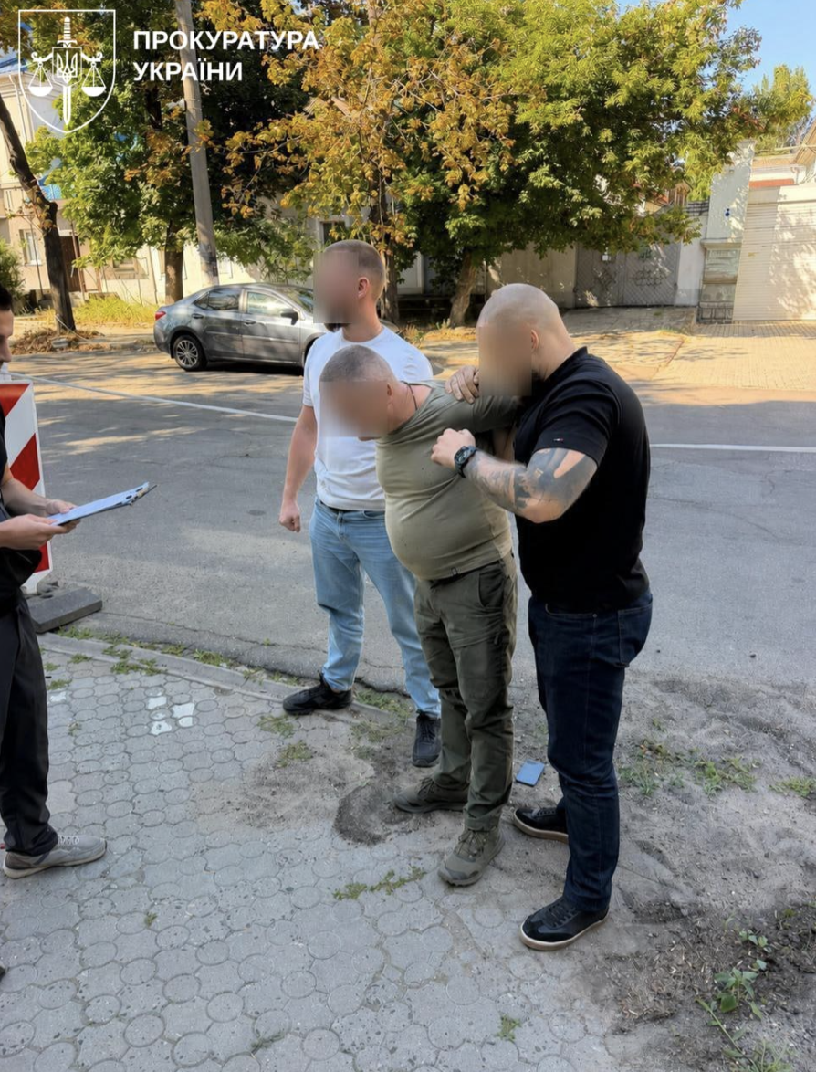 Посадовця затримано під час одержання чергової частини неправомірної вигоди