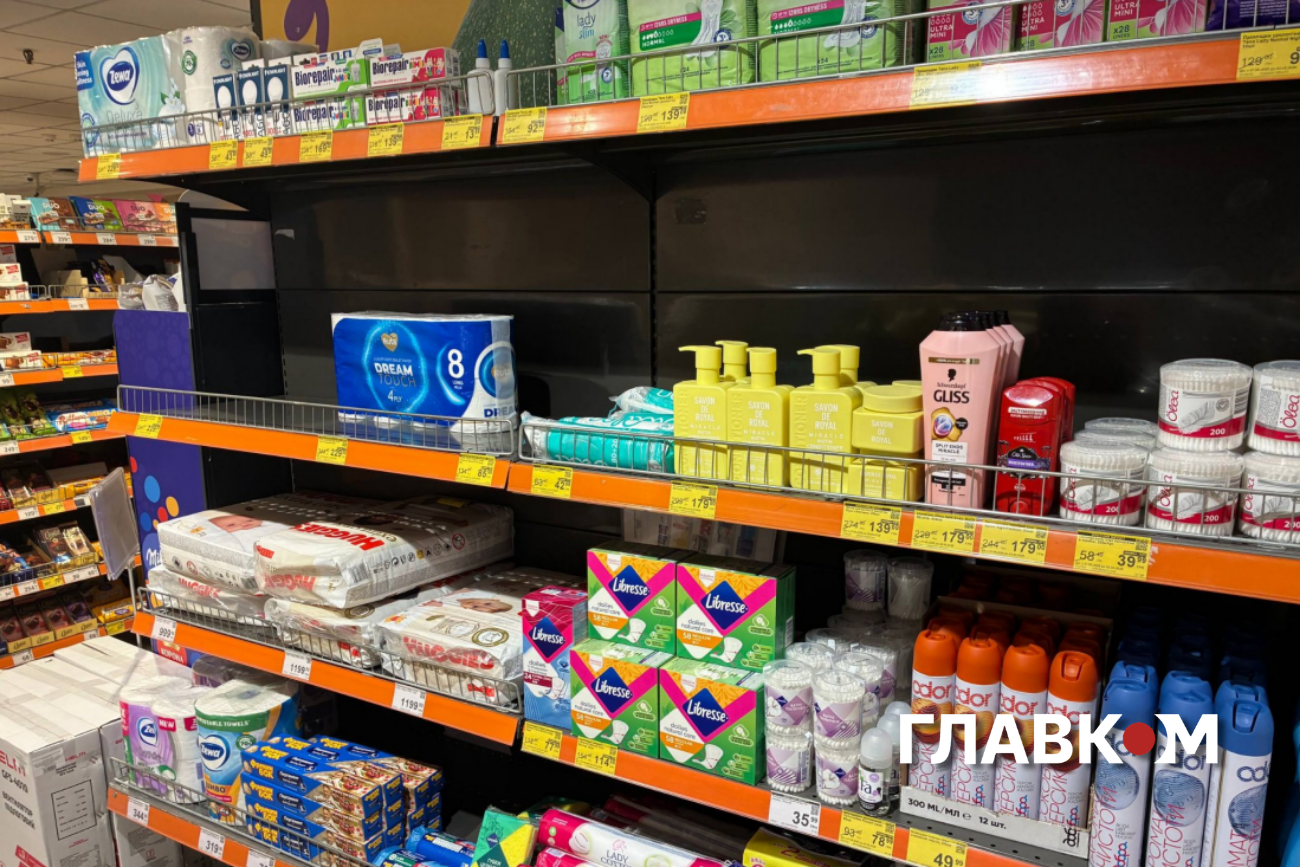 У магазинах Миколаєва помітний дефіцит деяких продуктів. Фоторепортаж фото 1