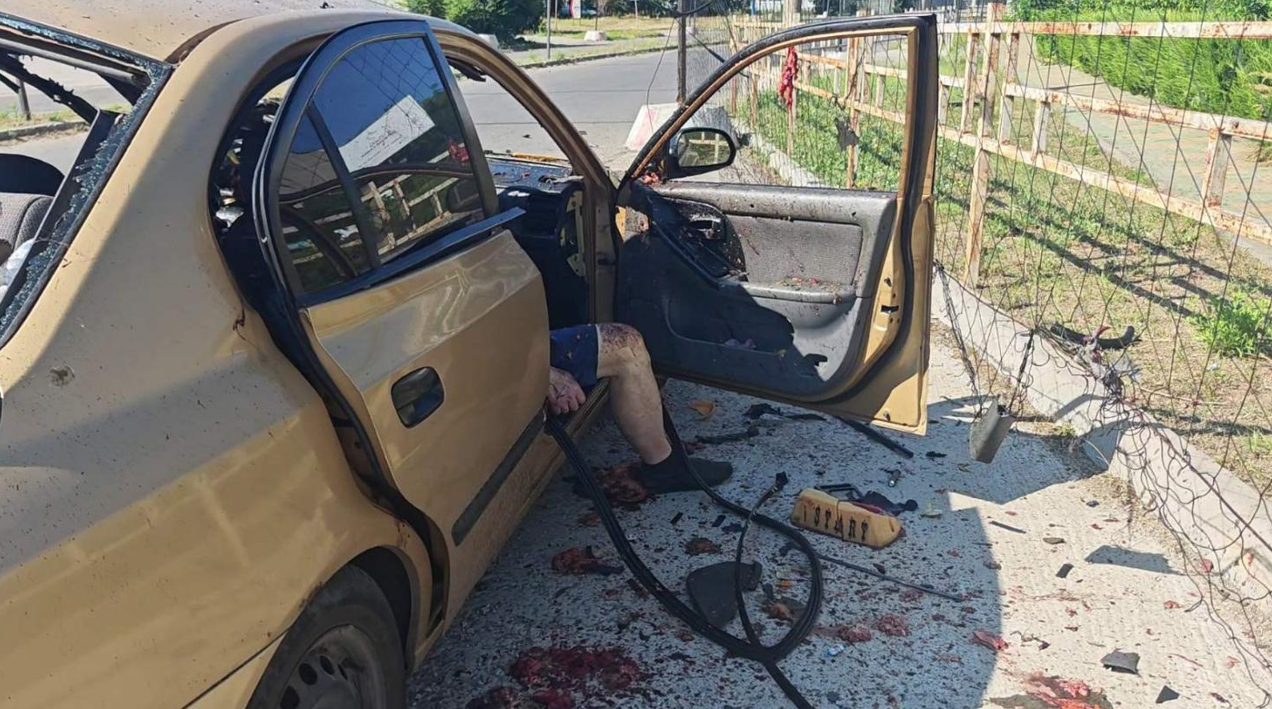 Пасажир авто, що загинув посеред білого дня під час одного з російських обстрілів міста