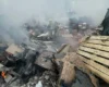 У Голосіївському районі Києва після ранкового обстрілу сталася пожежа (фото)