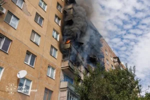 Російські дрони атакували одразу три багатоповерхівки у Краматорську
