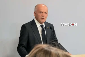 «Мир через силу зараз». Що це означає?