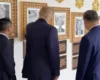 Трамп і Сі Цзіньпін посміялися з таблички про Байдена в Білому домі (відео)