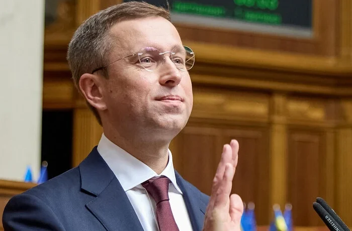 Стало відомо, хто офіційно дає поради Сергію Корецькому (документ)