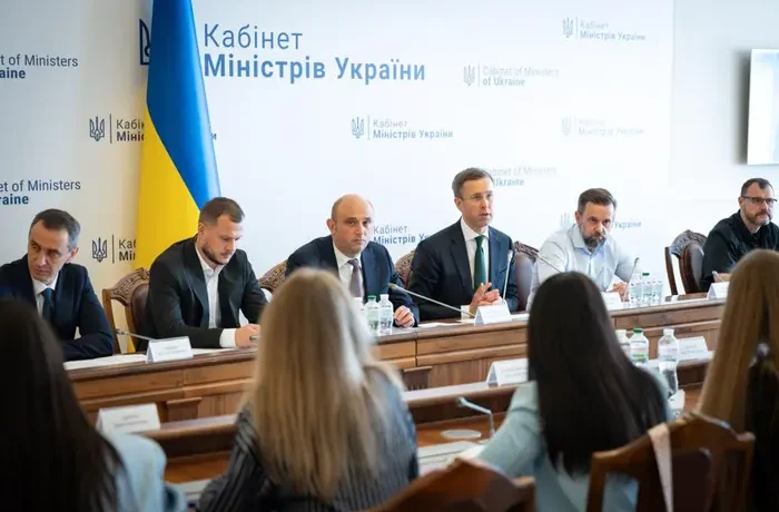 Глава уряду анонсував пільгове кредитування для бізнесу, який постраждав від атак РФ