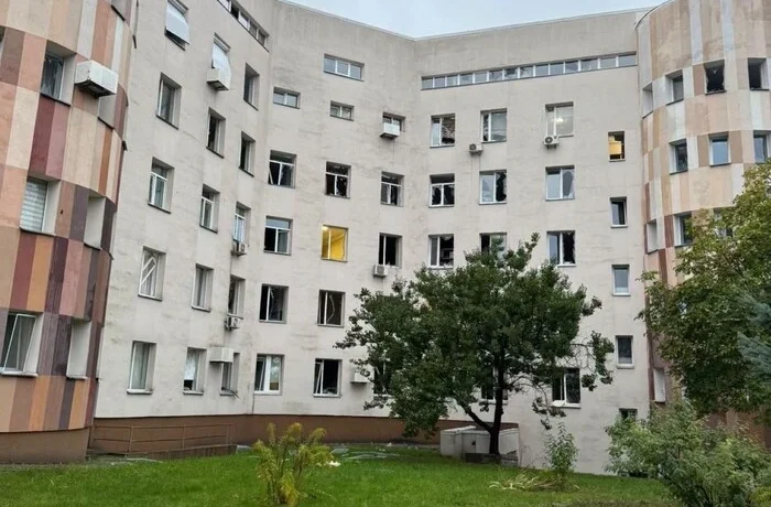 Пологовий № 2 у Києві зазнав руйнувань: як працює медзаклад після атаки