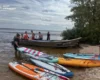 Корпоратив на Київському морі: вітер відніс від берега 21 людину на SUP-дошках