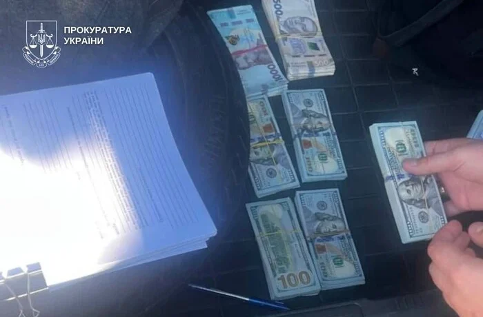 Залякали дитину й виманили 2,5 млн грн: затримано шахраїв, які ошукали доньку військового