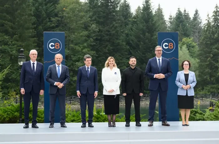 Сусідів не обирають: навіщо Україні «Карпатська вісімка»