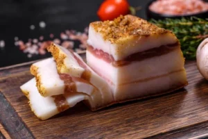 Сало в Україні дорожчає: скільки коштує кілограм