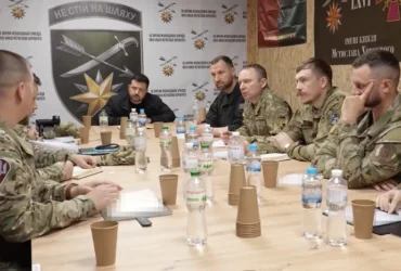 Зеленський провів нараду з військовими командирами на Лиманському напрямку