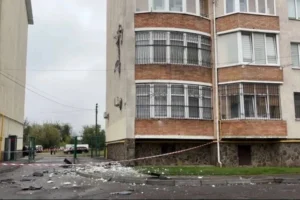 У Стрию дрон влучив у будинок, але не вибухнув
