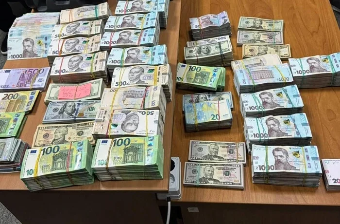 Правоохоронці знешкодили конвертаційний центр із місячним обігом у пів мільярда гривень