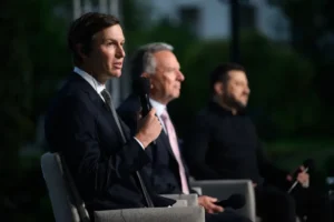 Росія воює не лише ракетами і дронами. Чому мовчить Україна?