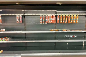 У київському «Еко Маркеті» спорожніли полиці: фоторепортаж