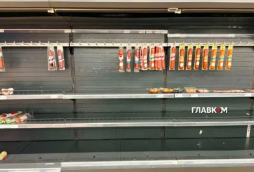 У київському «Еко Маркеті» спорожніли полиці: фоторепортаж