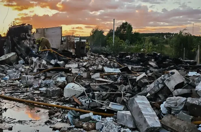 Путін заявив про «відсутність ударів»: рятувальники показали руйнівні наслідки атаки РФ
