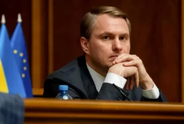 Офіс генпрокурора розпочав розслідування про відрядження Кравченка за кордон